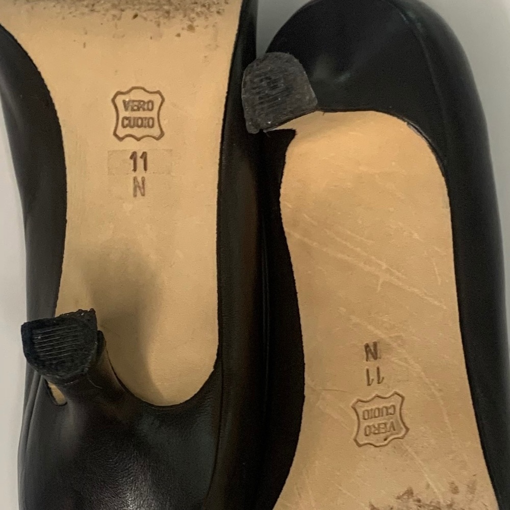 Vaneli Brown Heels, 11 Narrow - Picture 4 of 4